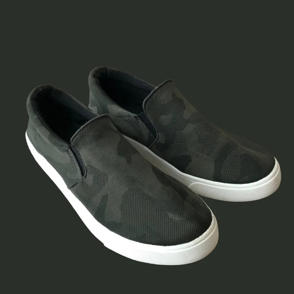 Boutique Brand Soda size 7.5 Green Camo Camouflage Slip On‎ Sneakers loafers
